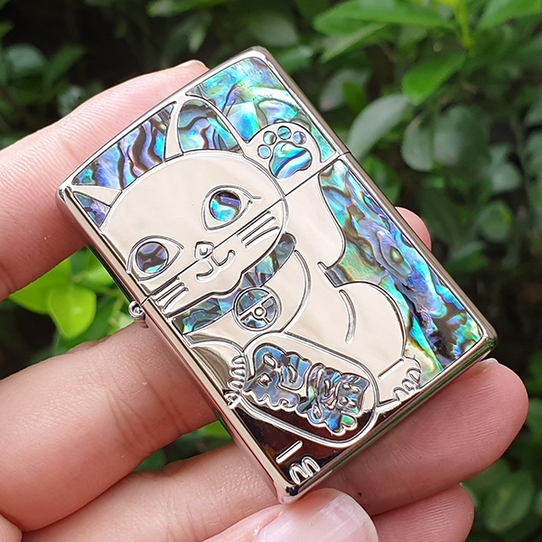 Zippo khảm trai hình mèo ZN142